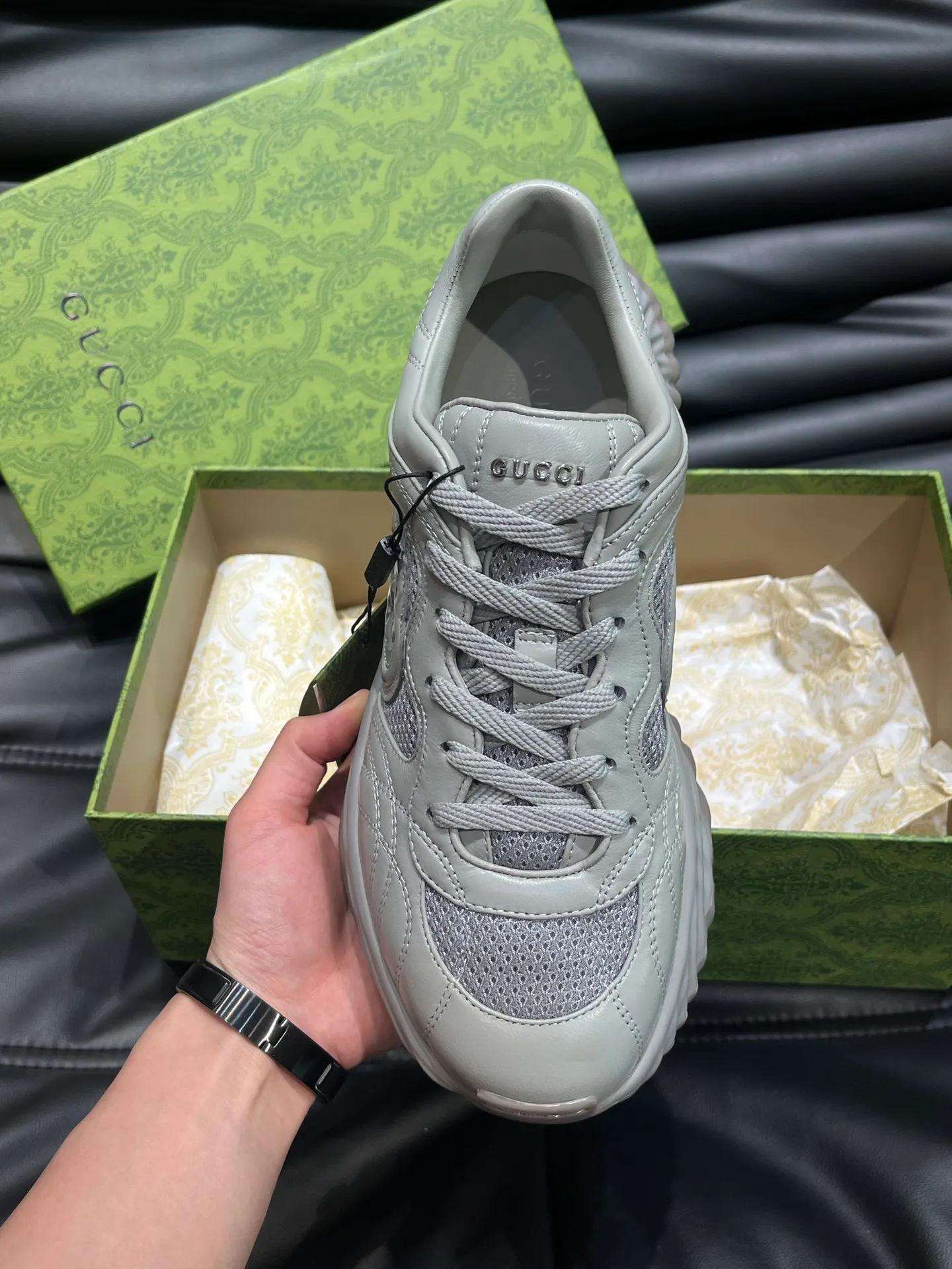 Men's Men's Shoes💰p760 "Gucc*" Ri Men's Men's Shoes💰p Men's Men's Shoes💰ple Series 2024ss👫Couple Style Casual Sports Shoes, buy the original and accurately reproduce it! Restore the quality of details, Gucci Ri men's shoes 💰p men's shoes 💰ple series sports shoes are made with innovative stitching technology to create a flowing texture like water. The leather design is paired with three-dimensional interlocking Double G leather patches and Gucci letter metal accessories, creating a free flowing texture of the entire shoe with a 3D effect. A classic and versatile piece that feels super comfortable on your feet! Female 35-40 Male 38-45